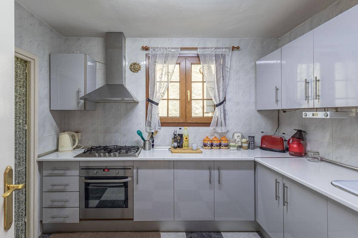 4 soveværelse Villa til salg i Moclin med garage - € 89.000 (Ref: 9973354)