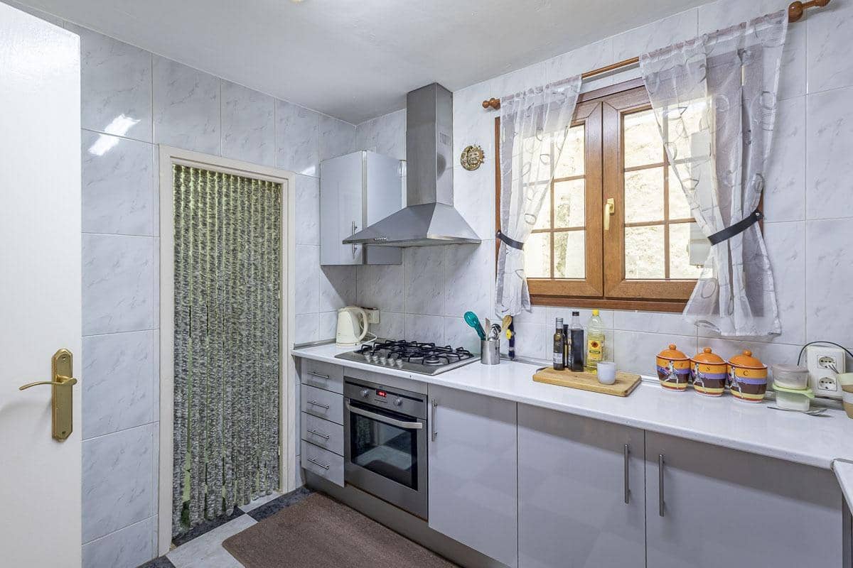 4 soveværelse Villa til salg i Moclin med garage - € 89.000 (Ref: 9973354)