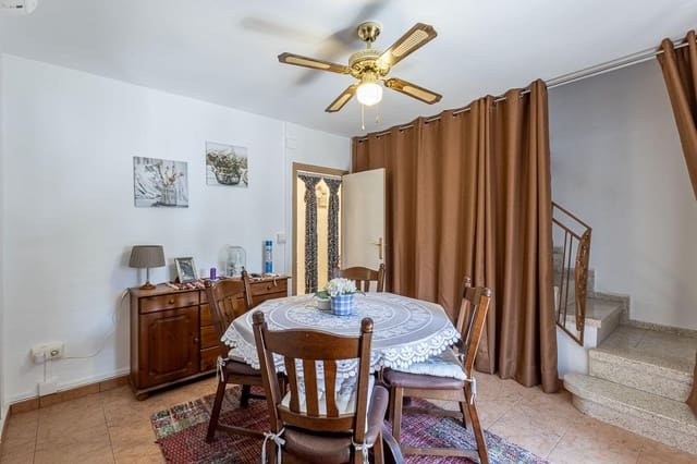 4 soveværelse Villa til salg i Moclín med garage - € 89.000 (Ref: 9973354)