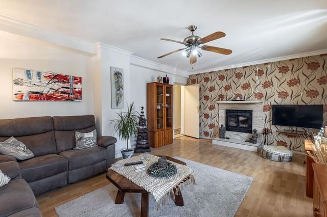 4 soveværelse Villa til salg i Moclín med garage - € 89.000 (Ref: 9973354)