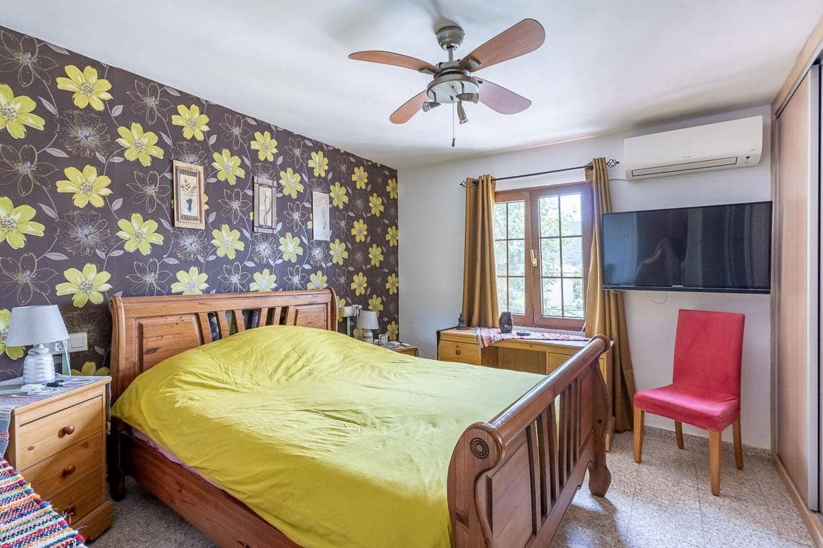 4 soveværelse Villa til salg i Moclin med garage - € 89.000 (Ref: 9973354)