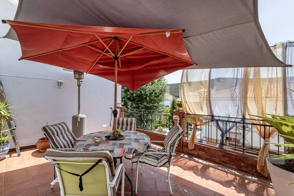 4 soveværelse Villa til salg i Moclin med garage - € 89.000 (Ref: 9973354)