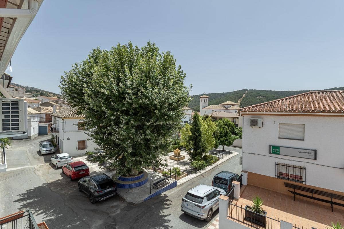 4 soveværelse Villa til salg i Moclin med garage - € 89.000 (Ref: 9973354)
