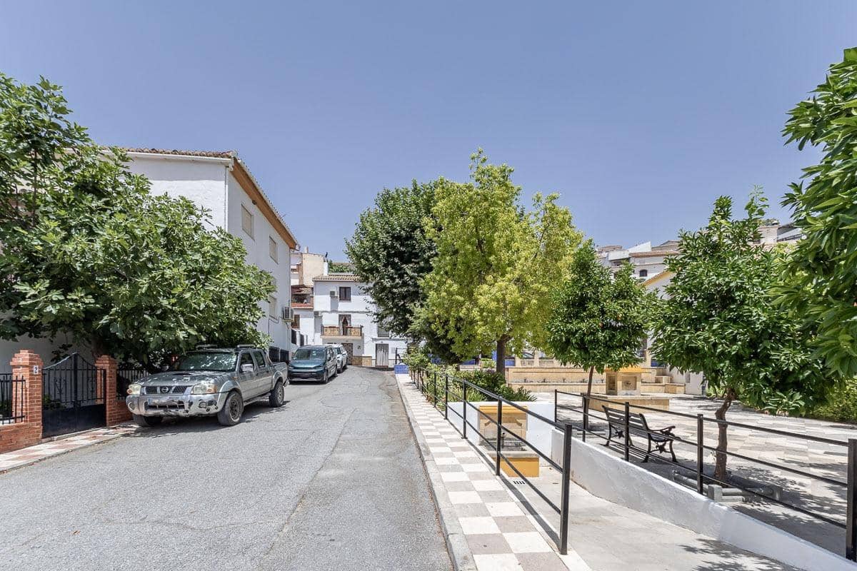 4 soveværelse Villa til salg i Moclin med garage - € 89.000 (Ref: 9973354)