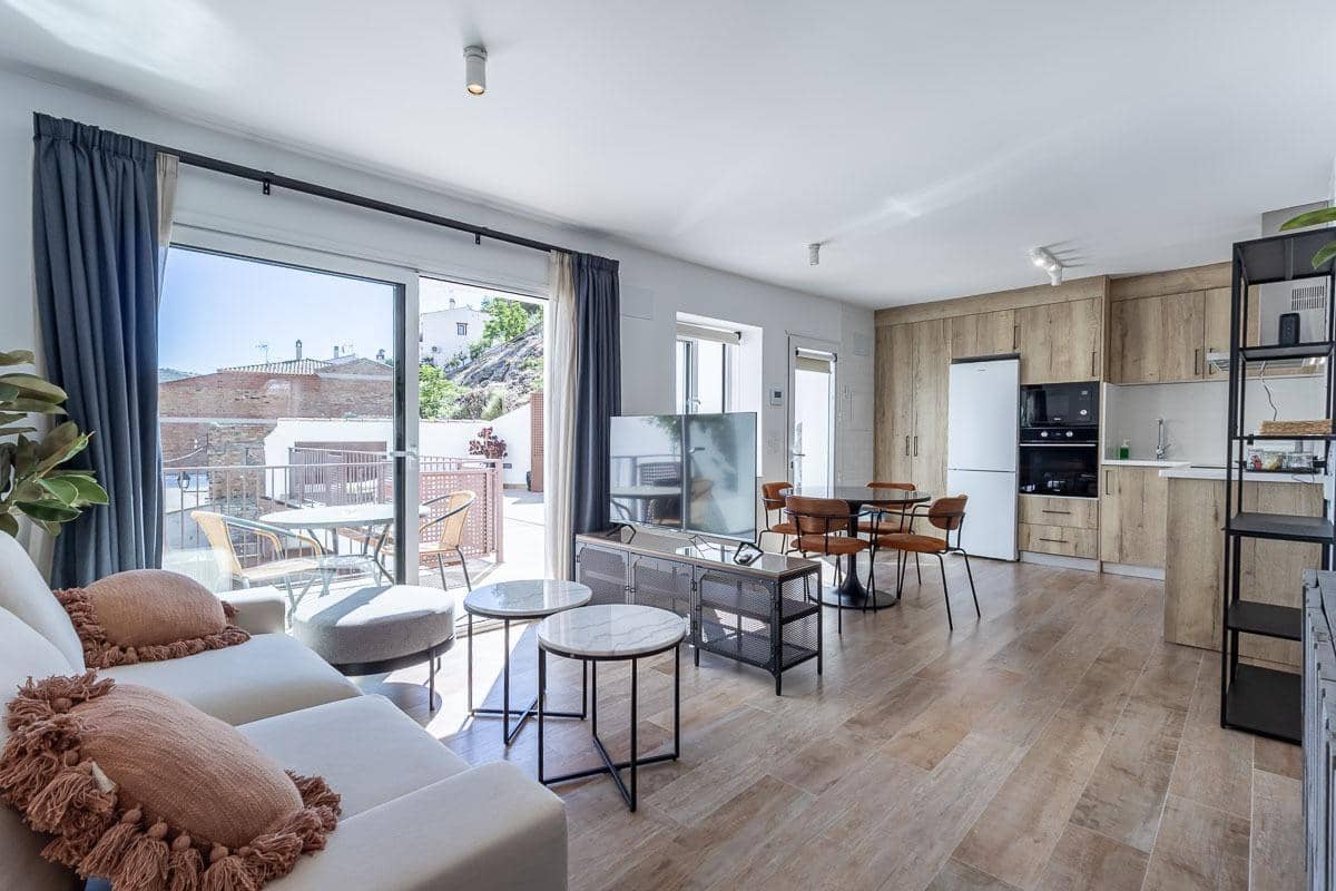 2 bedroom Apartment for sale in Alhama de Granada - € 199,000 (Ref: 9984617)