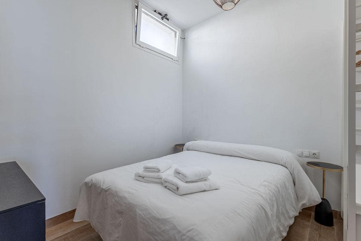 2 bedroom Apartment for sale in Alhama de Granada - € 199,000 (Ref: 9984617)