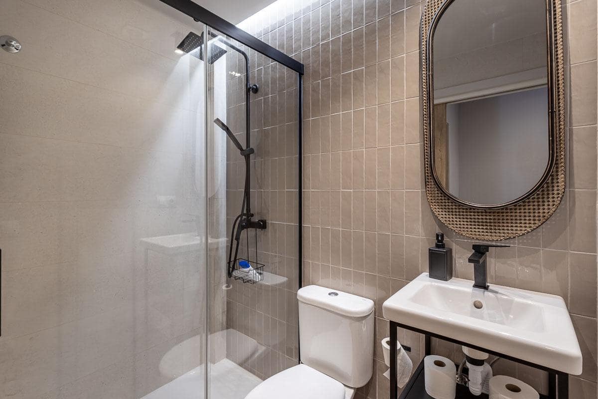 2 bedroom Apartment for sale in Alhama de Granada - € 199,000 (Ref: 9984617)