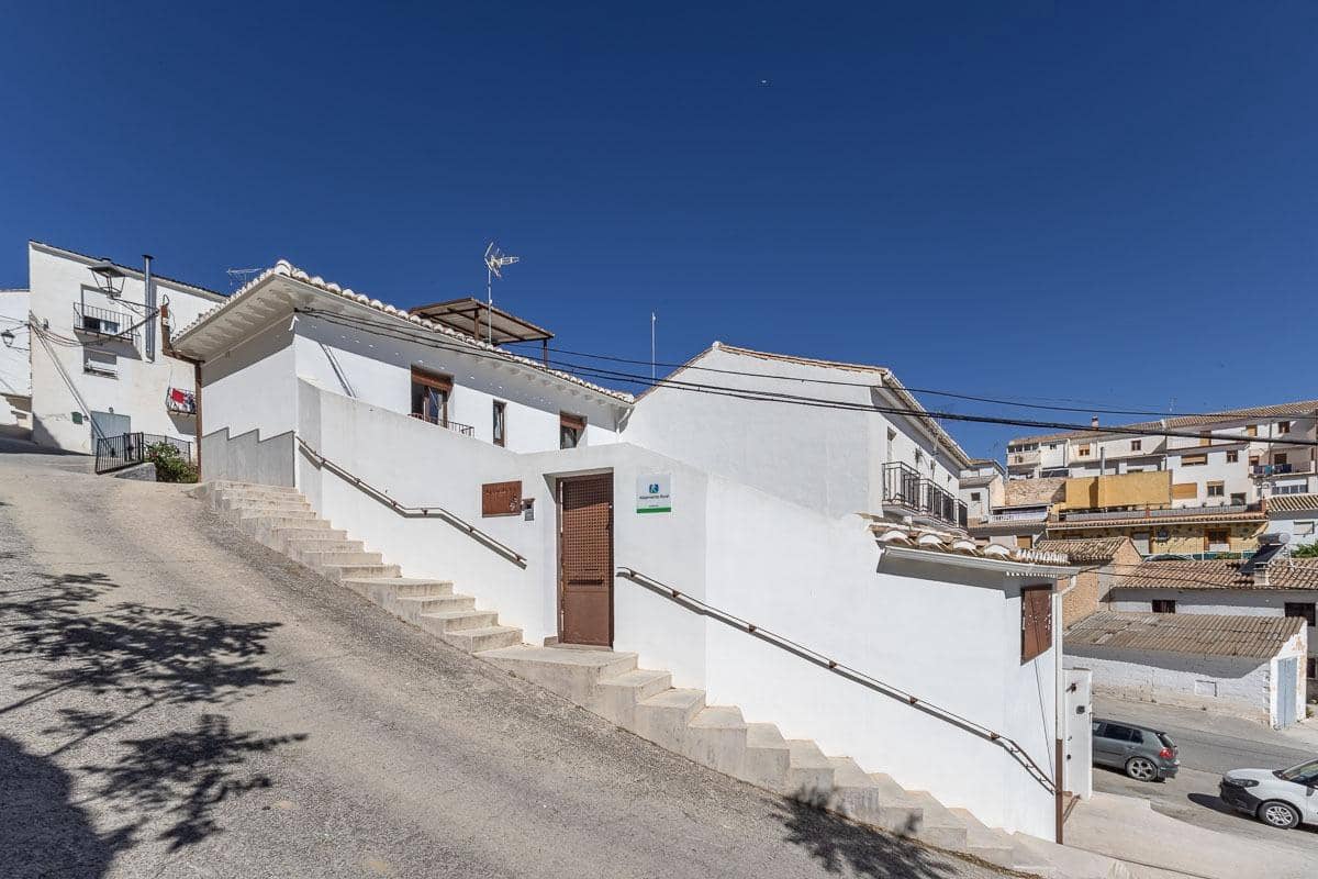 2 bedroom Apartment for sale in Alhama de Granada - € 199,000 (Ref: 9984617)