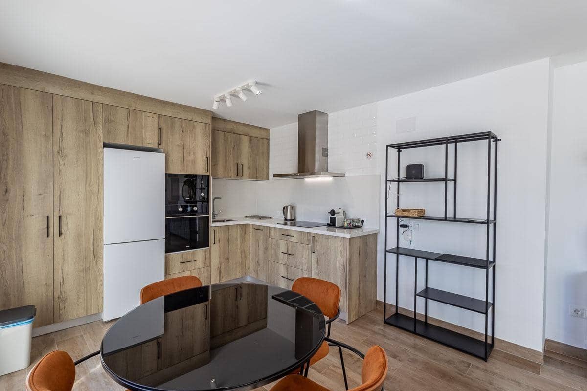 2 bedroom Apartment for sale in Alhama de Granada - € 199,000 (Ref: 9984617)