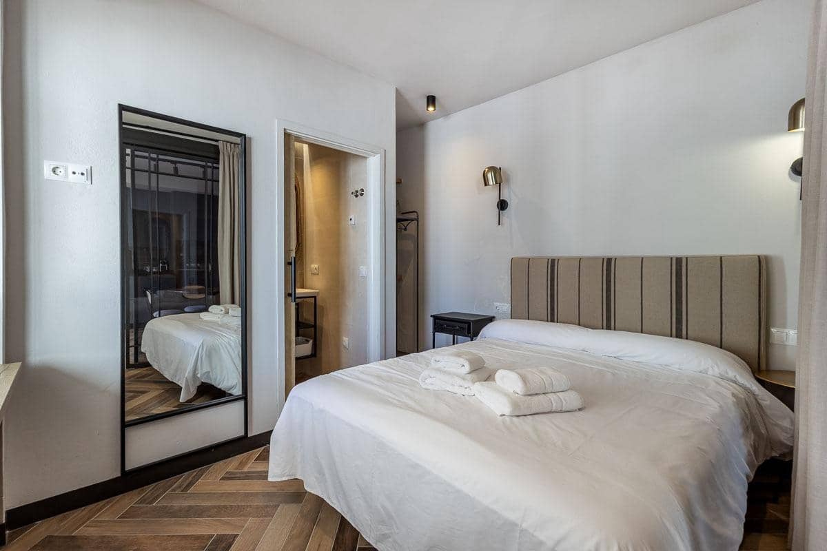 2 bedroom Apartment for sale in Alhama de Granada - € 199,000 (Ref: 9984617)