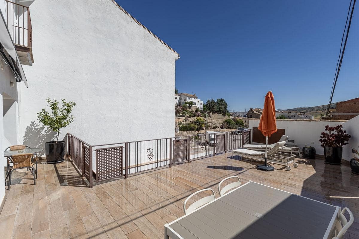 2 bedroom Apartment for sale in Alhama de Granada - € 199,000 (Ref: 9984617)