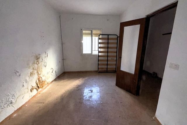 4 Zimmer Villa zu verkaufen in Jayena - 35.000 € (Ref: 9984618)