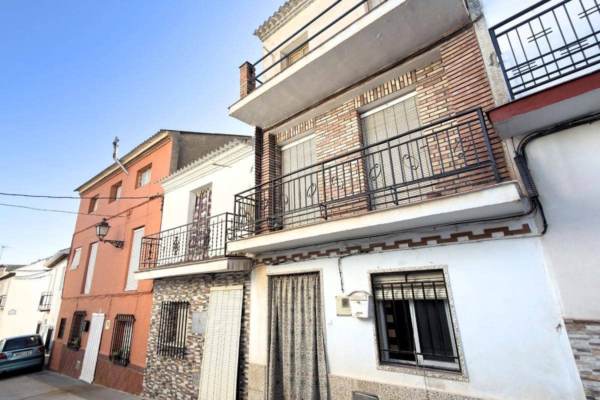 4 soverom Villa til salgs i Jayena - € 35 000 (Ref: 9984618)