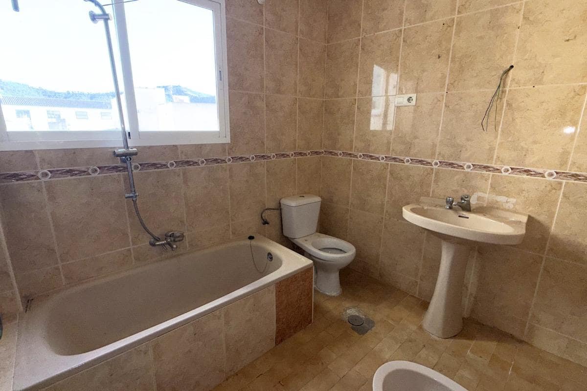 4 soverom Villa til salgs i Jayena - € 35 000 (Ref: 9984618)