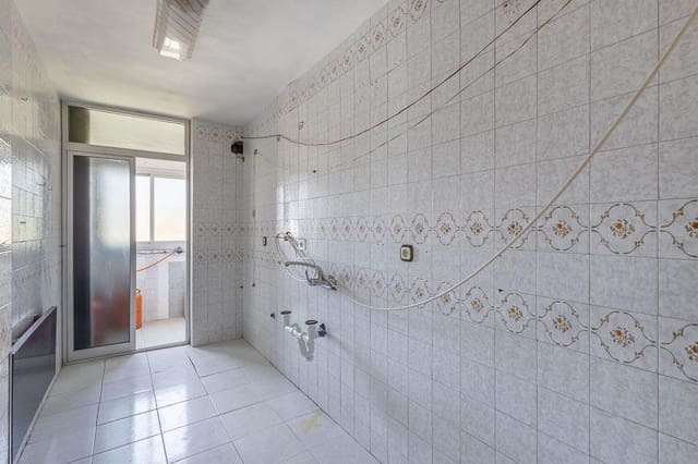 3 Zimmer Apartment zu verkaufen in Centro - Sagrario, Granada Stadt mit Garage - 115.000 € (Ref: 9984619)