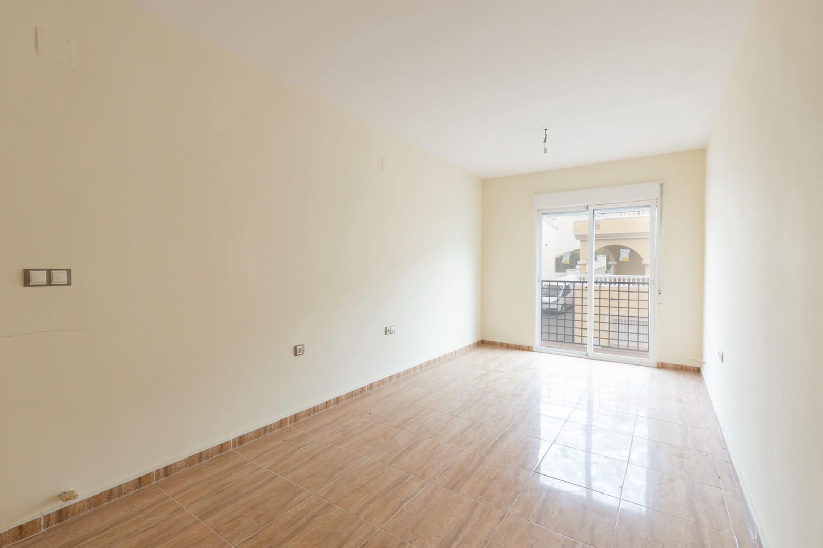 2 slaapkamer Appartement te koop in Guevejar met garage - € 115.000 (Ref: 9984621)