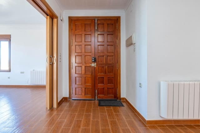 6 soveværelse Villa til salg i Peligros med garage - € 345.000 (Ref: 9984622)