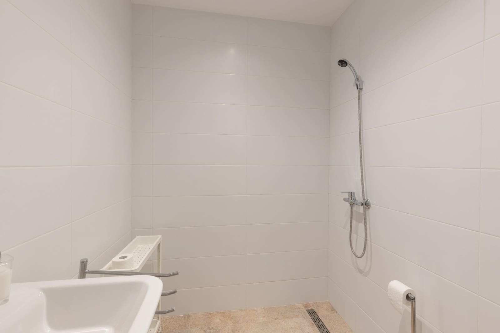 5 Zimmer Villa zu verkaufen in Huetor Santillan mit Pool - 279.990 € (Ref: 9990333)