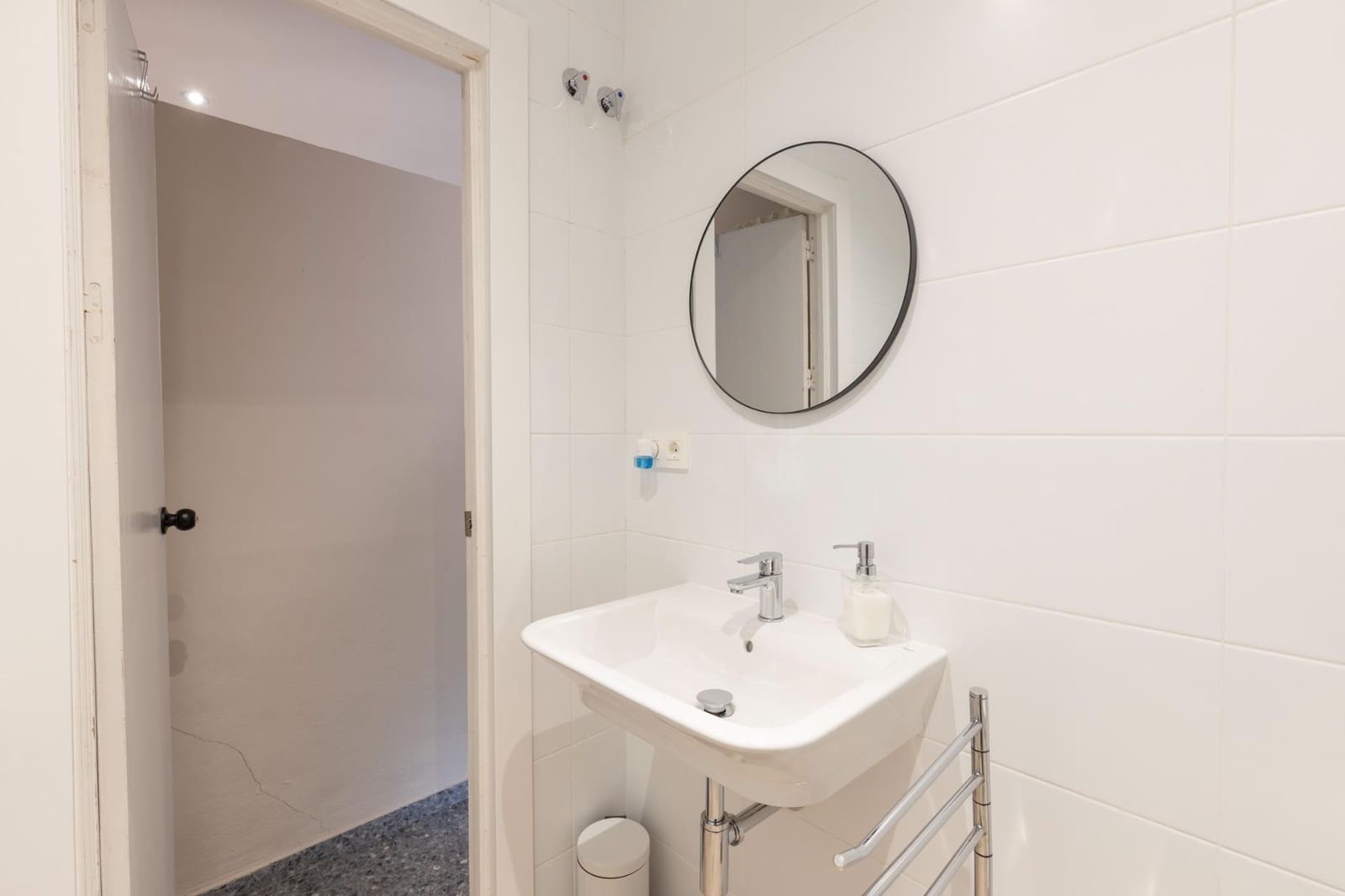 5 Zimmer Villa zu verkaufen in Huetor Santillan mit Pool - 279.990 € (Ref: 9990333)