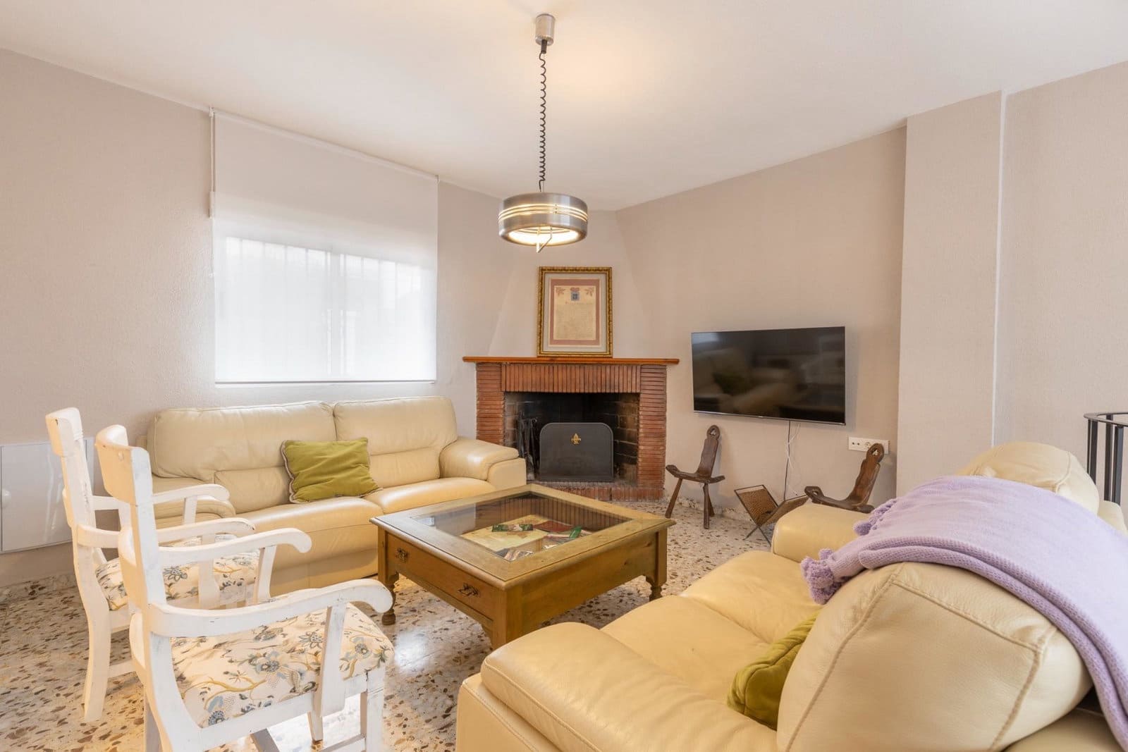5 Zimmer Villa zu verkaufen in Huetor Santillan mit Pool - 279.990 € (Ref: 9990333)