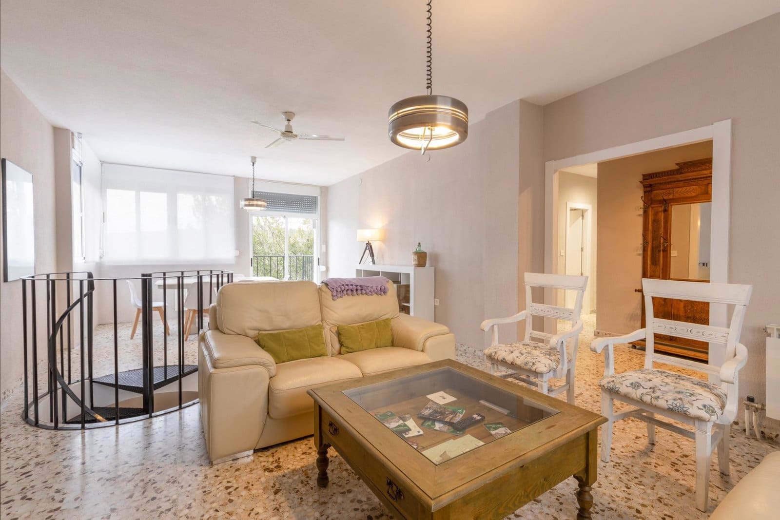 5 Zimmer Villa zu verkaufen in Huetor Santillan mit Pool - 279.990 € (Ref: 9990333)