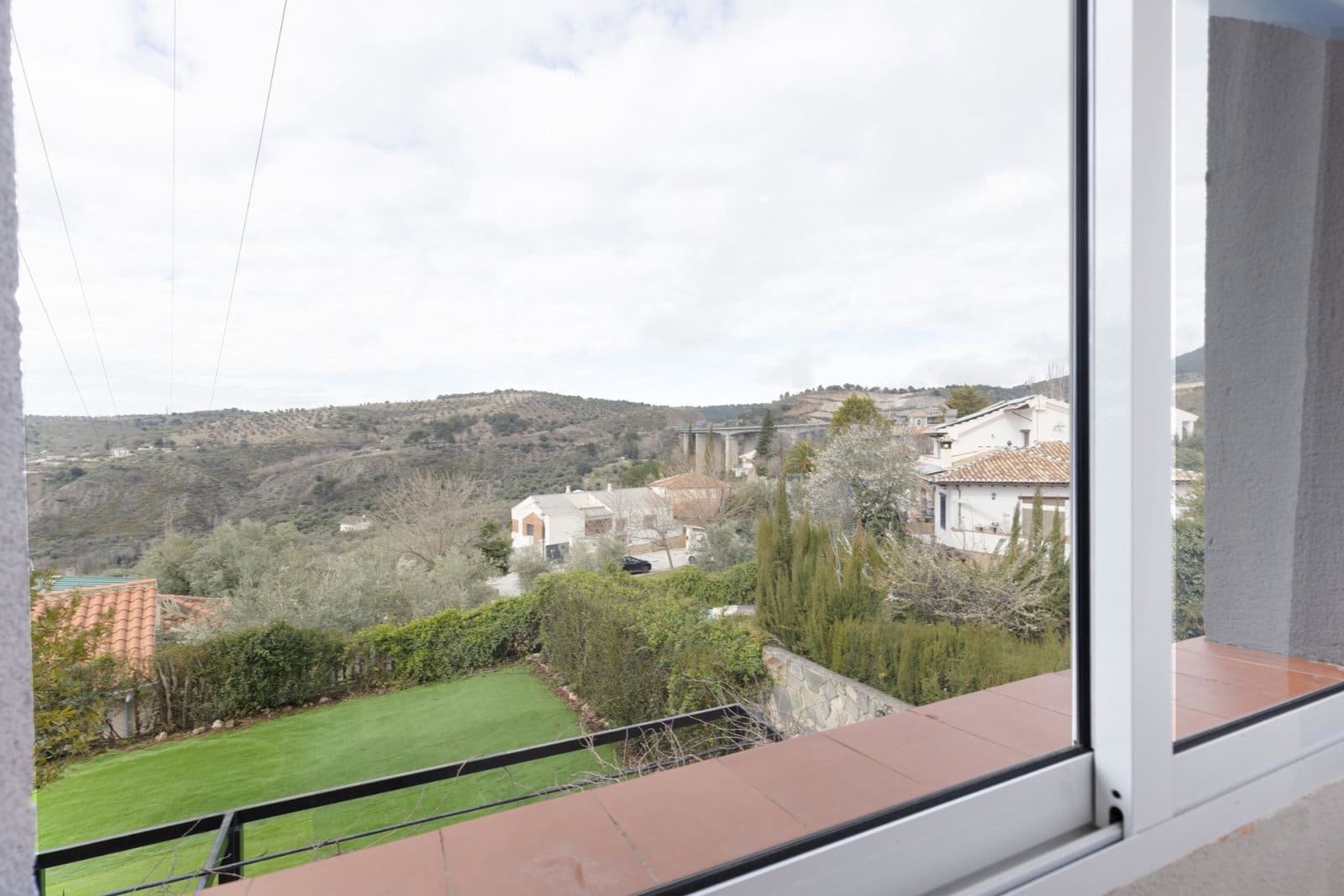 5 Zimmer Villa zu verkaufen in Huetor Santillan mit Pool - 279.990 € (Ref: 9990333)