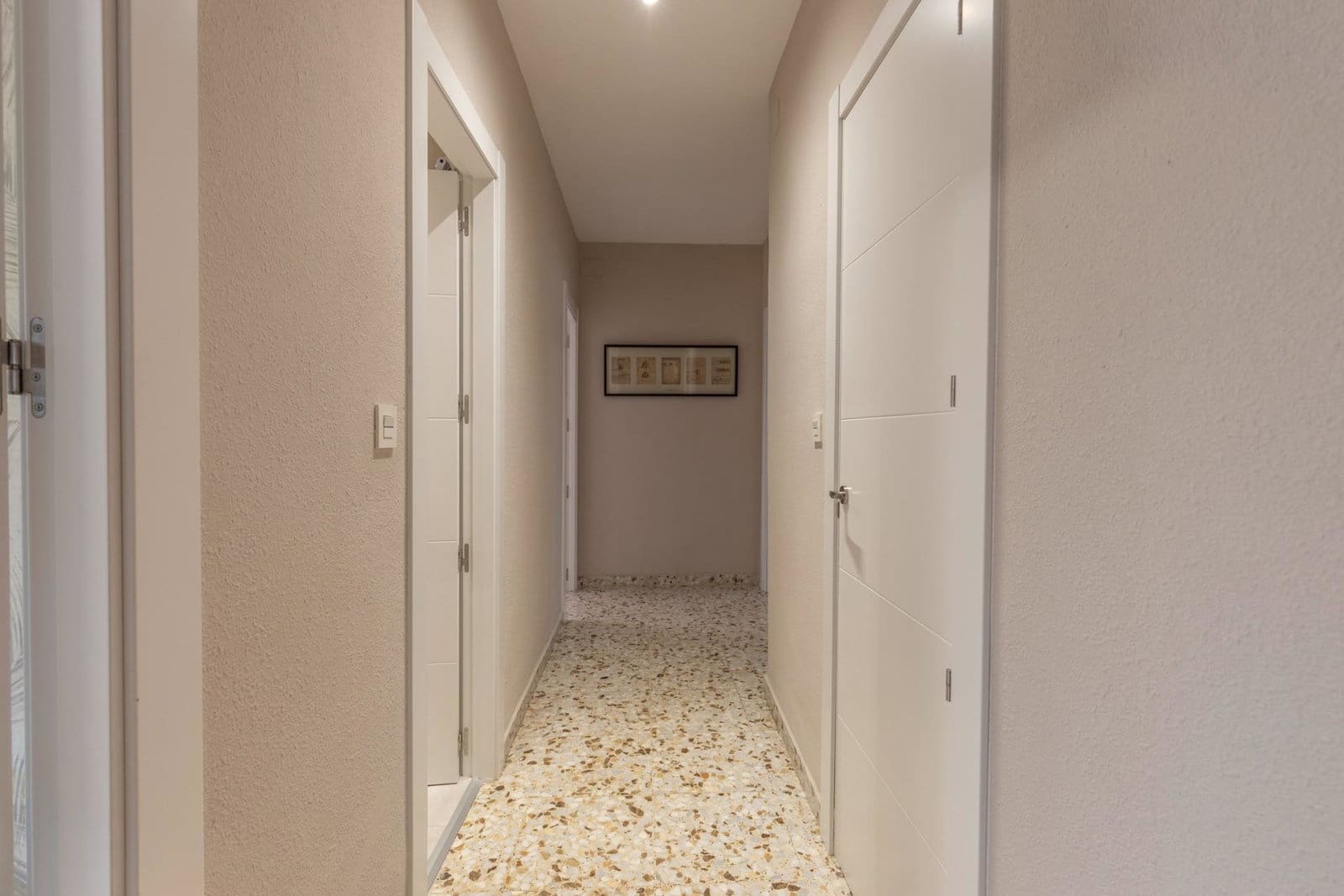 5 Zimmer Villa zu verkaufen in Huetor Santillan mit Pool - 279.990 € (Ref: 9990333)
