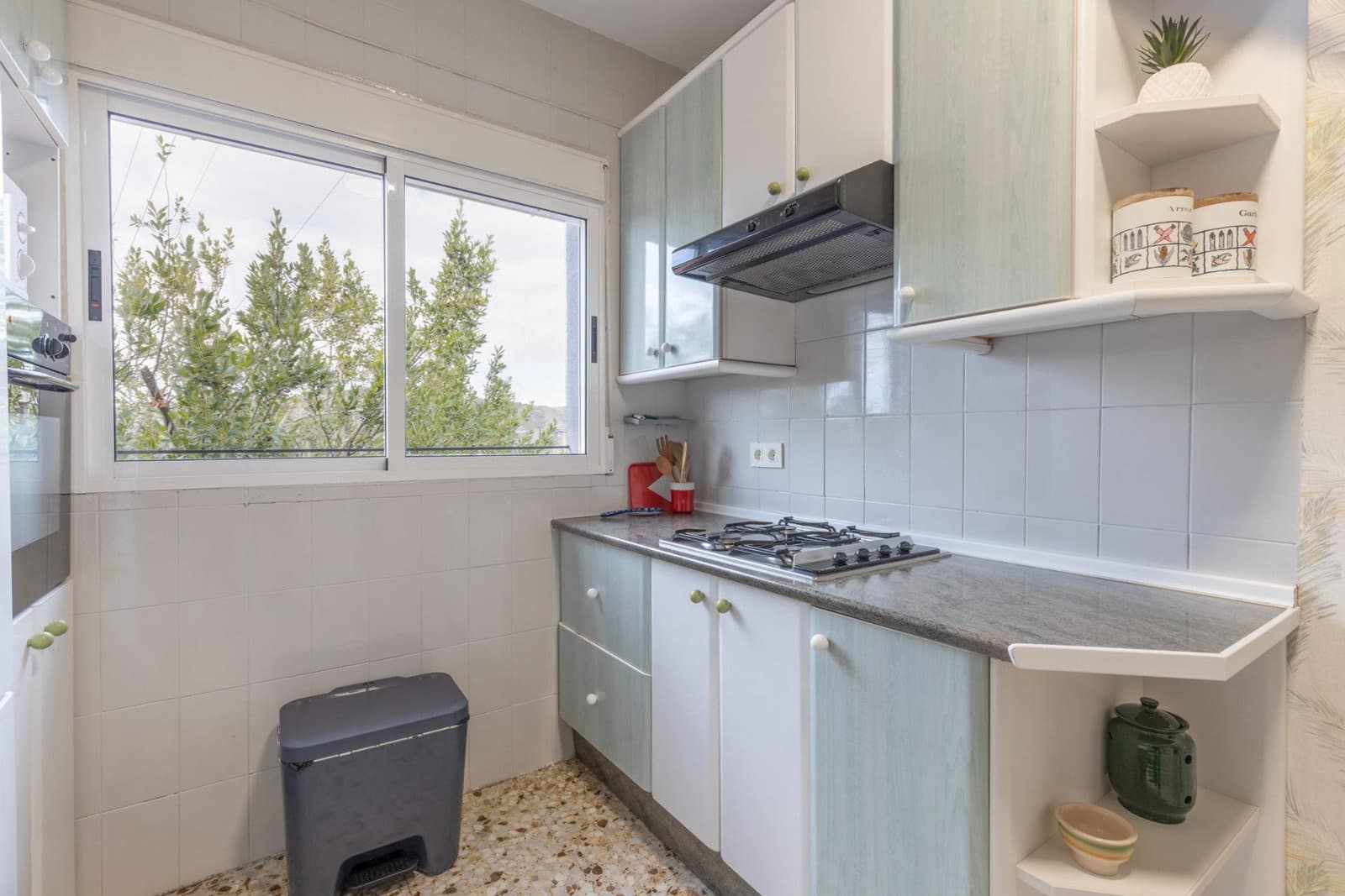 5 Zimmer Villa zu verkaufen in Huetor Santillan mit Pool - 279.990 € (Ref: 9990333)