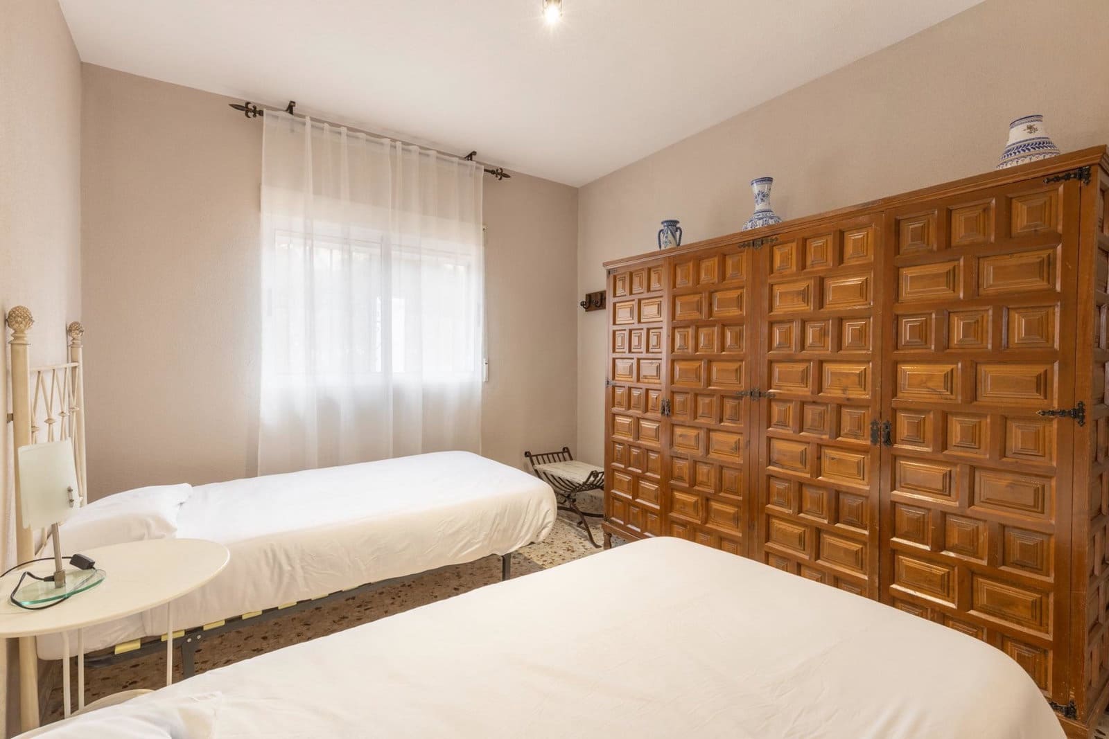 5 Zimmer Villa zu verkaufen in Huetor Santillan mit Pool - 279.990 € (Ref: 9990333)