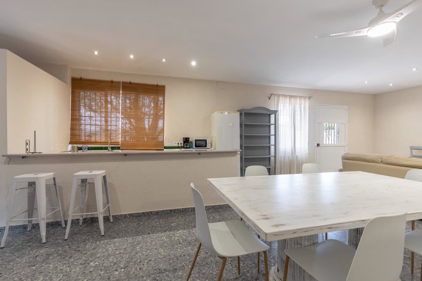 5 Zimmer Villa zu verkaufen in Huetor Santillan mit Pool - 279.990 € (Ref: 9990333)