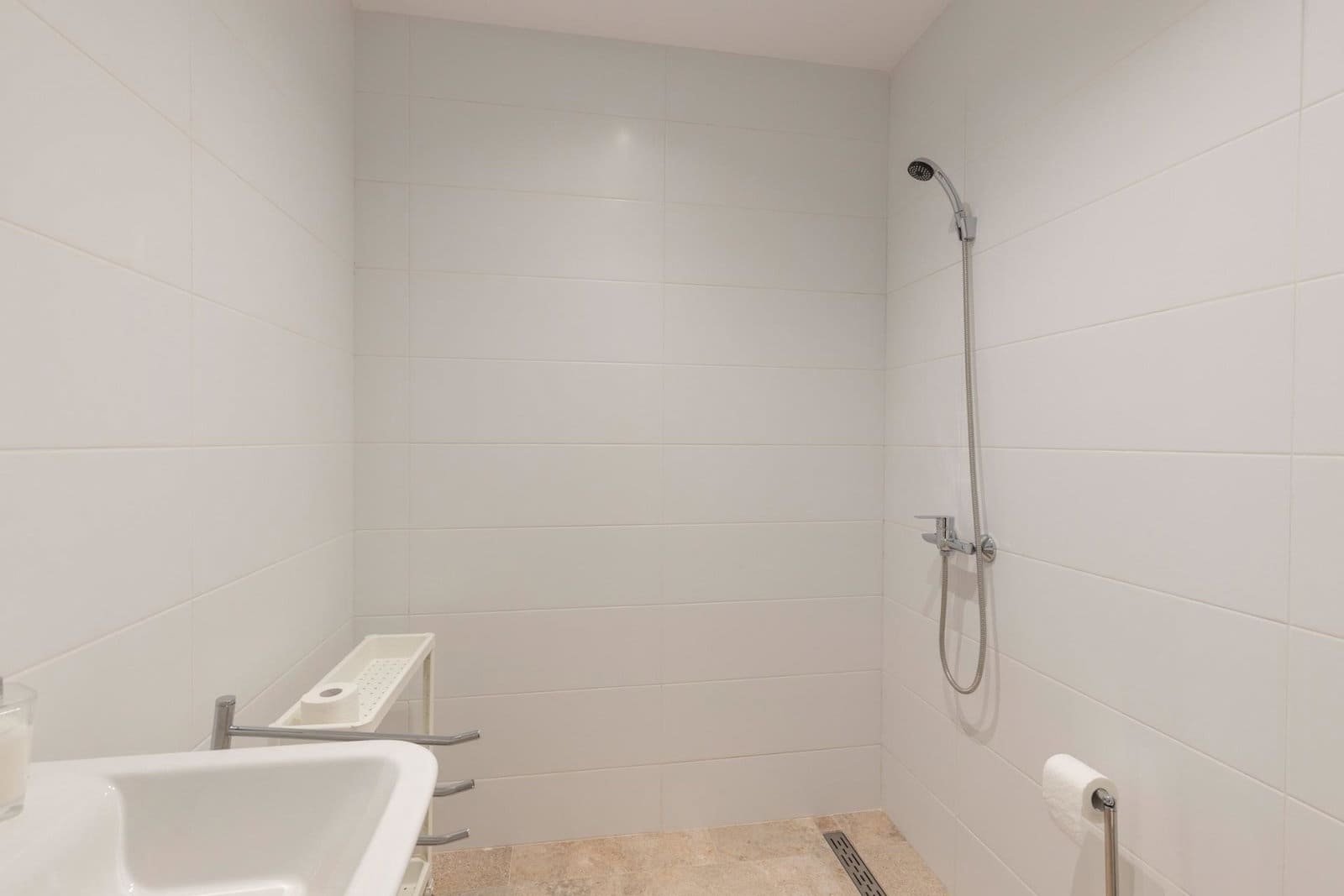 5 Zimmer Villa zu verkaufen in Huetor Santillan mit Pool - 279.990 € (Ref: 9990333)