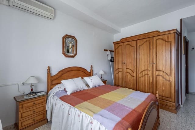 3 slaapkamer Appartement te koop in Granada stad met garage - € 175.000 (Ref: 9994877)