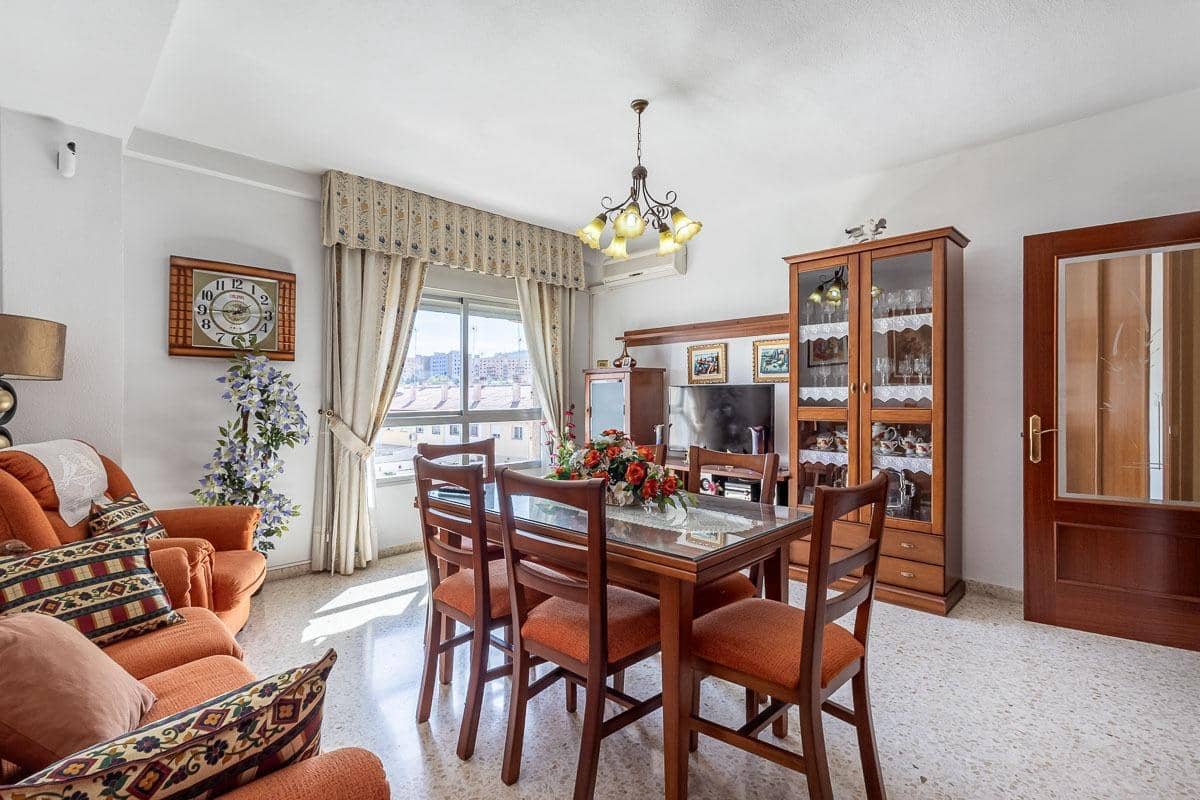 3 slaapkamer Appartement te koop in Granada stad met garage - € 175.000 (Ref: 9994877)