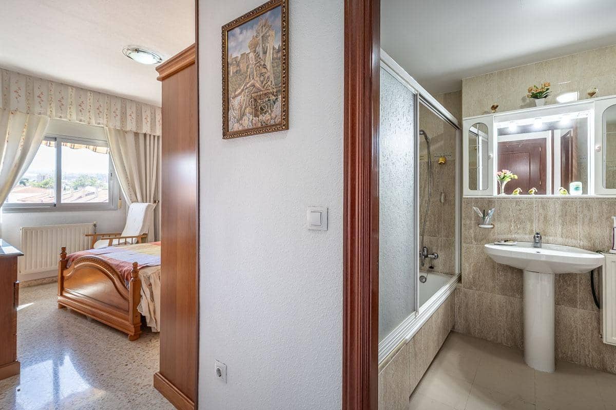 3 slaapkamer Appartement te koop in Granada stad met garage - € 175.000 (Ref: 9994877)