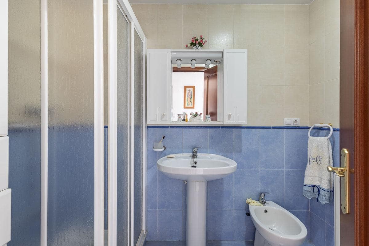 3 slaapkamer Appartement te koop in Granada stad met garage - € 175.000 (Ref: 9994877)