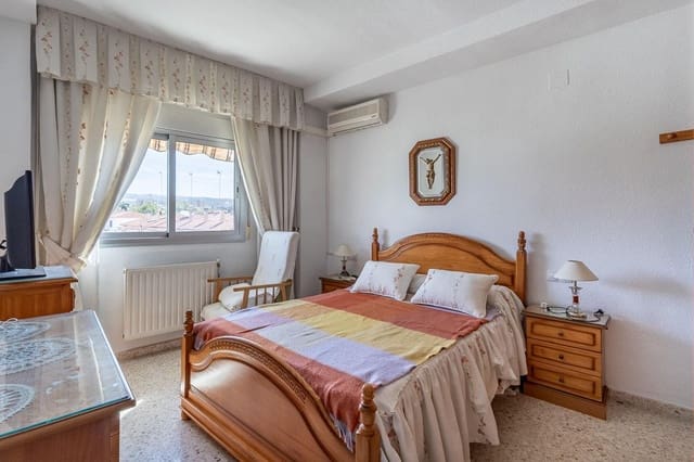 3 slaapkamer Appartement te koop in Granada stad met garage - € 175.000 (Ref: 9994877)
