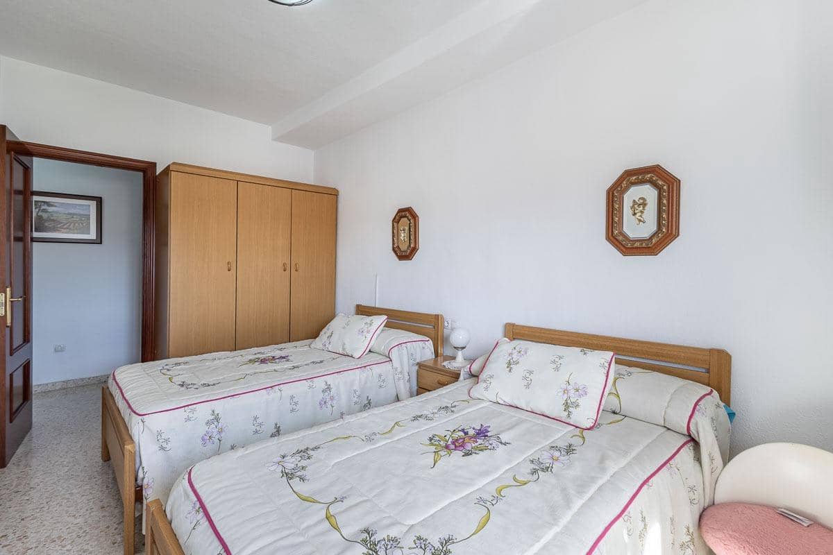 3 slaapkamer Appartement te koop in Granada stad met garage - € 175.000 (Ref: 9994877)