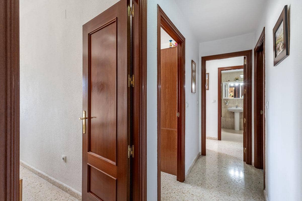3 slaapkamer Appartement te koop in Granada stad met garage - € 175.000 (Ref: 9994877)