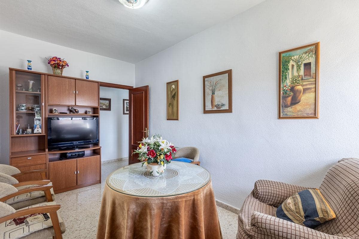 3 slaapkamer Appartement te koop in Granada stad met garage - € 175.000 (Ref: 9994877)