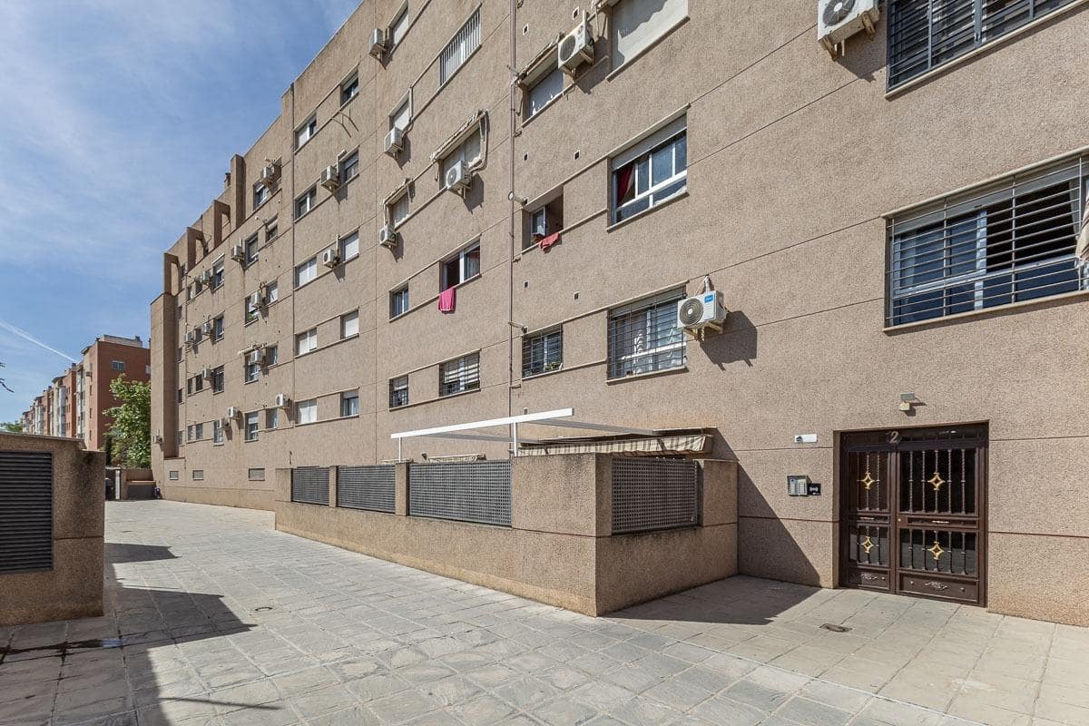 3 slaapkamer Appartement te koop in Granada stad met garage - € 175.000 (Ref: 9994877)
