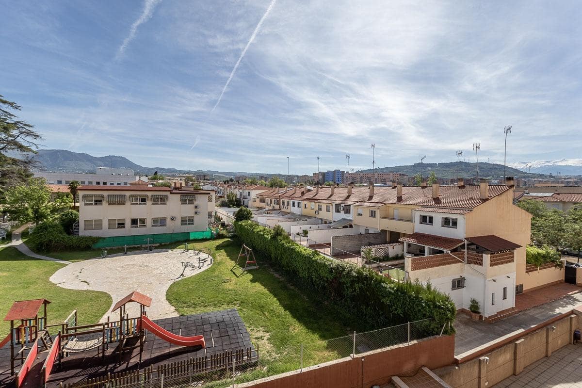 3 slaapkamer Appartement te koop in Granada stad met garage - € 175.000 (Ref: 9994877)