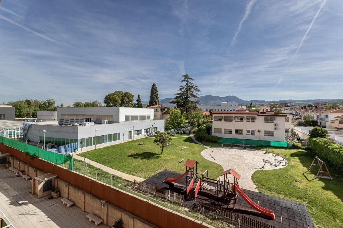 3 slaapkamer Appartement te koop in Granada stad met garage - € 175.000 (Ref: 9994877)