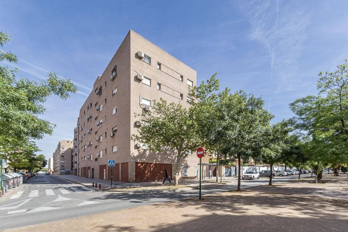 3 slaapkamer Appartement te koop in Granada stad met garage - € 175.000 (Ref: 9994877)