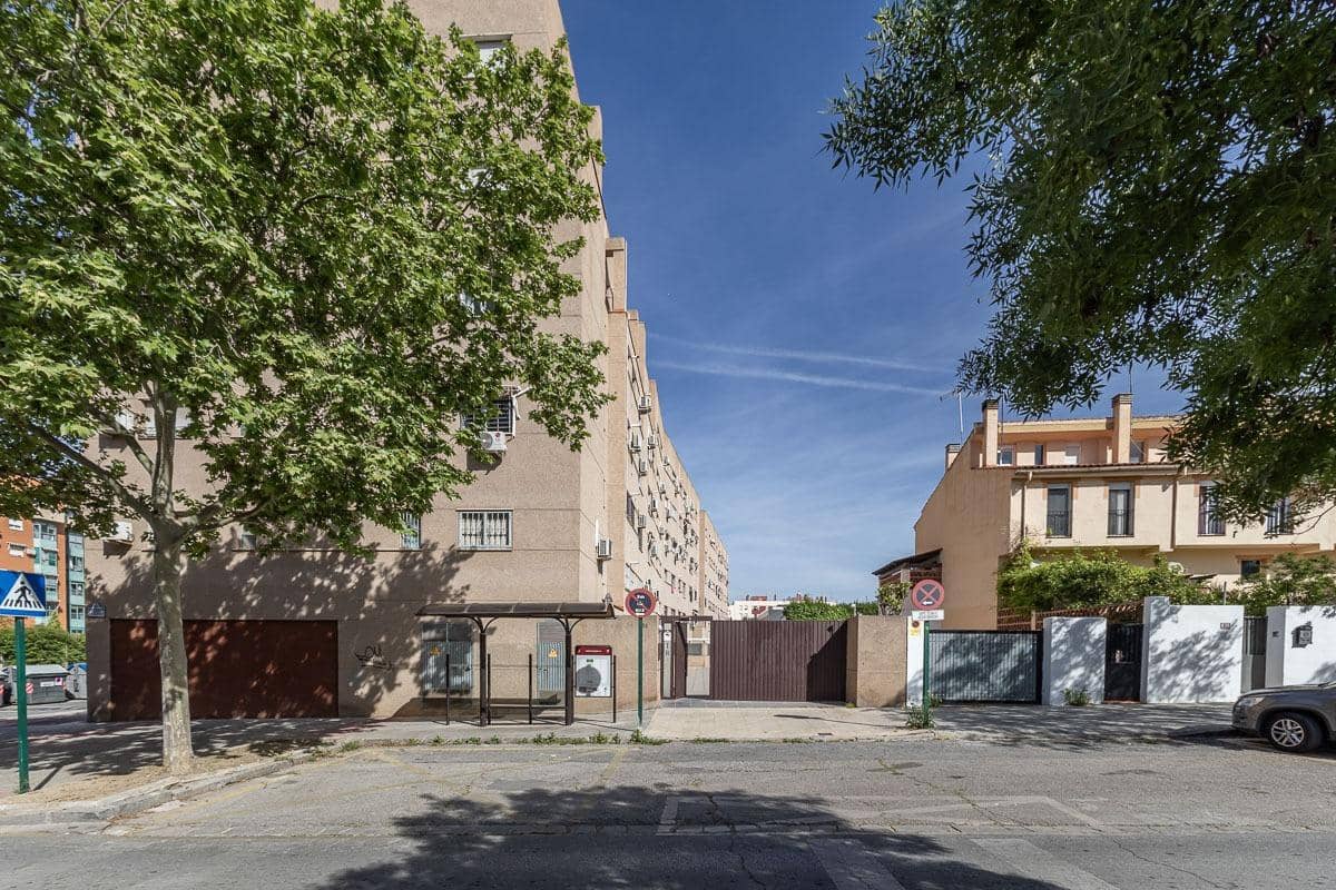 3 slaapkamer Appartement te koop in Granada stad met garage - € 175.000 (Ref: 9994877)