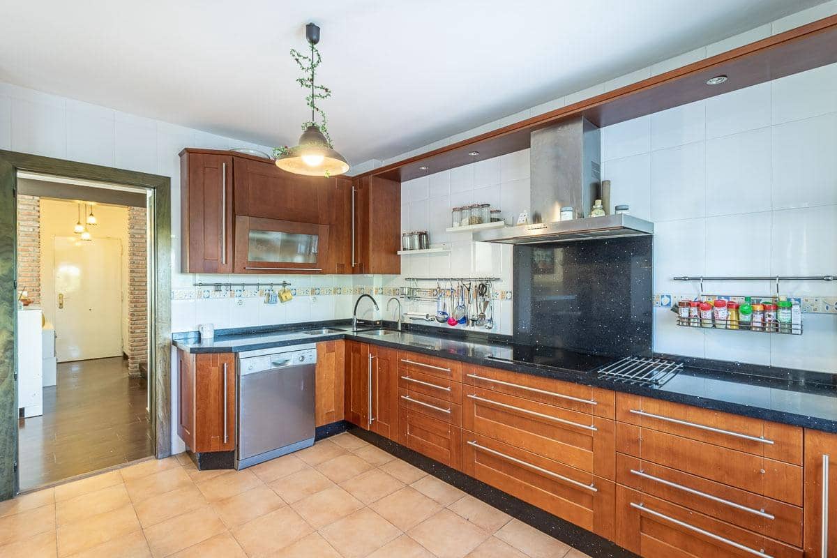 3 chambre Villa/Maison à vendre à Pinos Genil avec piscine garage - 259 900 € (Ref: 9998483)