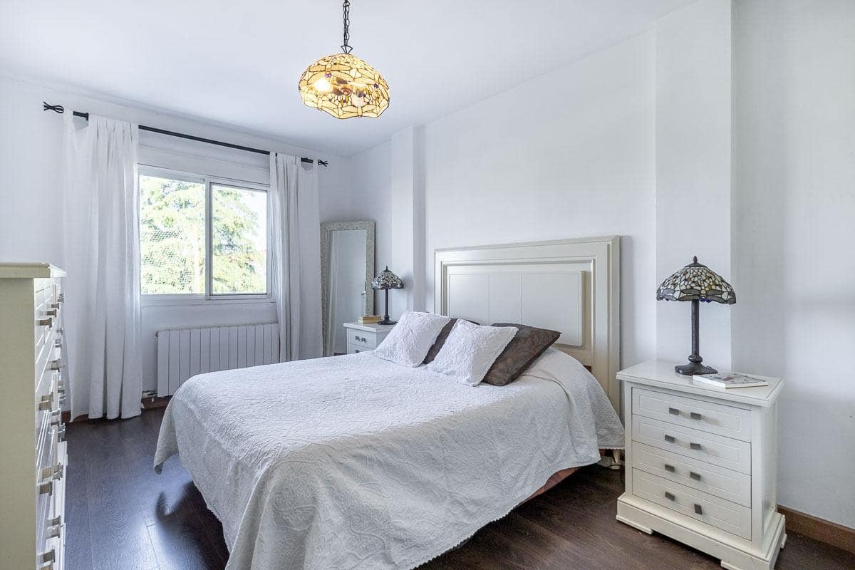 3 chambre Villa/Maison à vendre à Pinos Genil avec piscine garage - 259 900 € (Ref: 9998483)