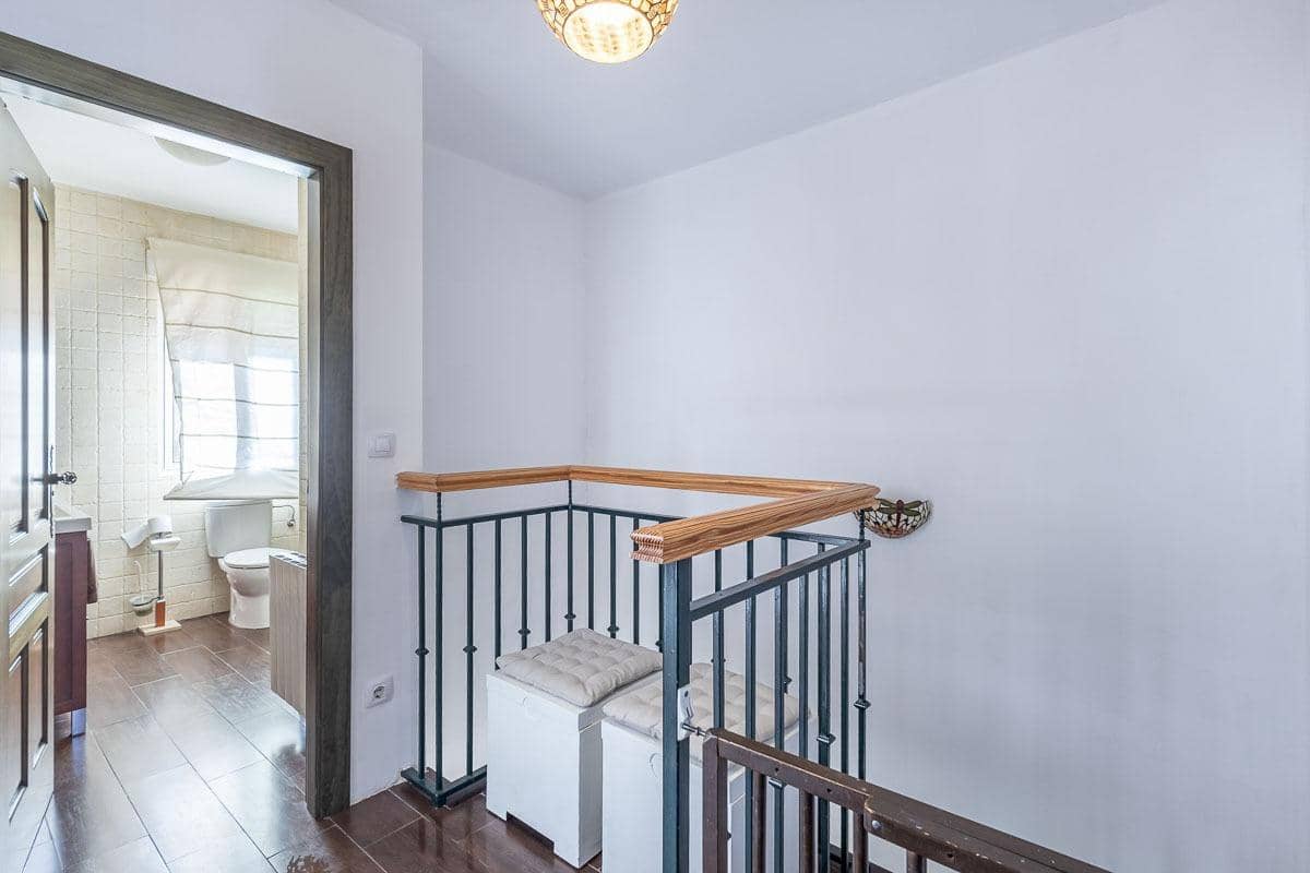 3 chambre Villa/Maison à vendre à Pinos Genil avec piscine garage - 259 900 € (Ref: 9998483)