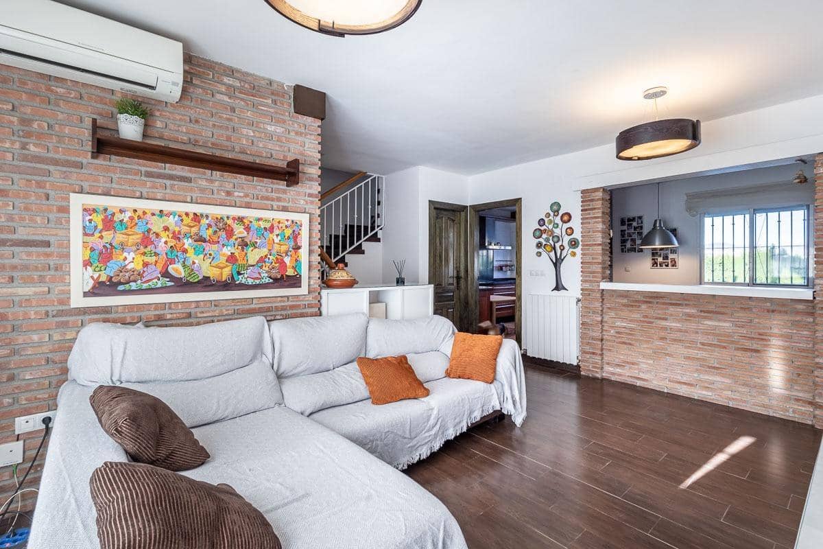 3 chambre Villa/Maison à vendre à Pinos Genil avec piscine garage - 259 900 € (Ref: 9998483)