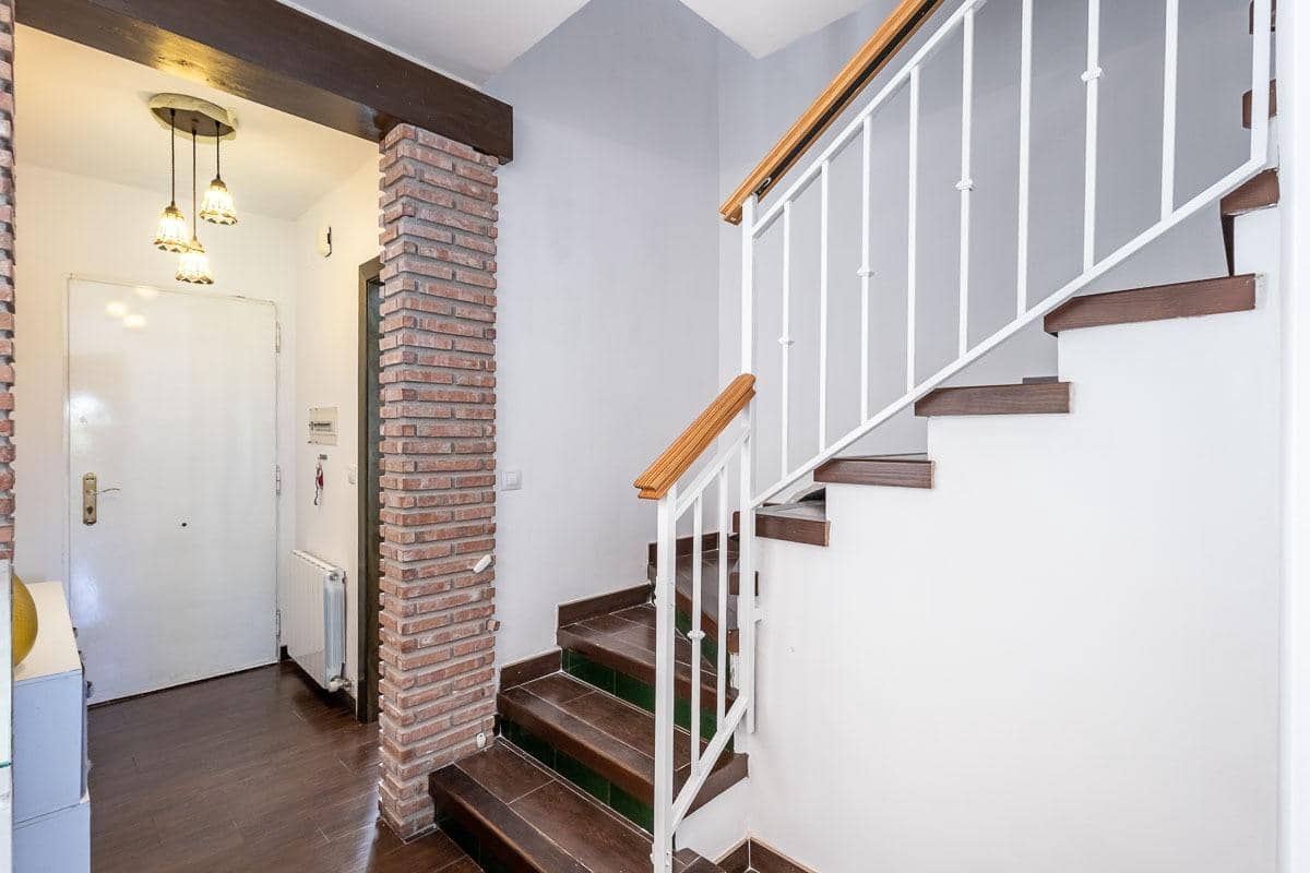 3 chambre Villa/Maison à vendre à Pinos Genil avec piscine garage - 259 900 € (Ref: 9998483)