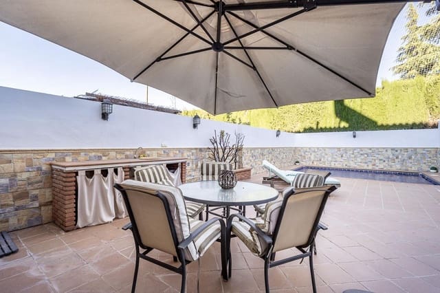 3 chambre Villa/Maison à vendre à Pinos Genil avec piscine garage - 259 900 € (Ref: 9998483)